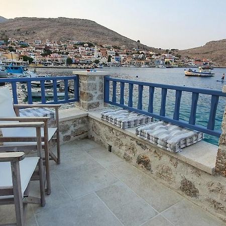 Halki Sea Breeze - a waterfront villa Buitenkant foto