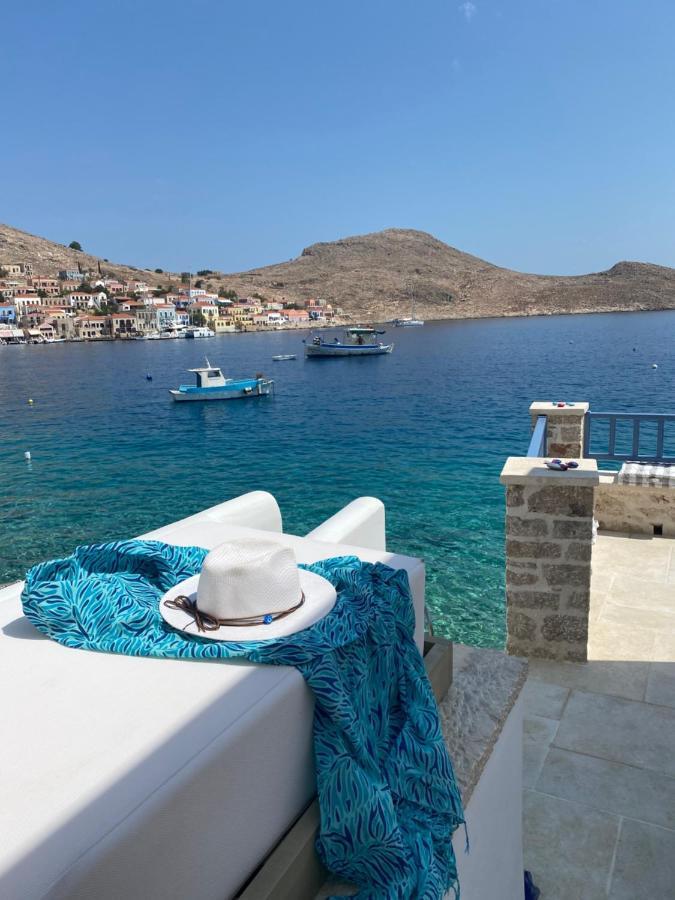 Halki Sea Breeze - a waterfront villa Buitenkant foto